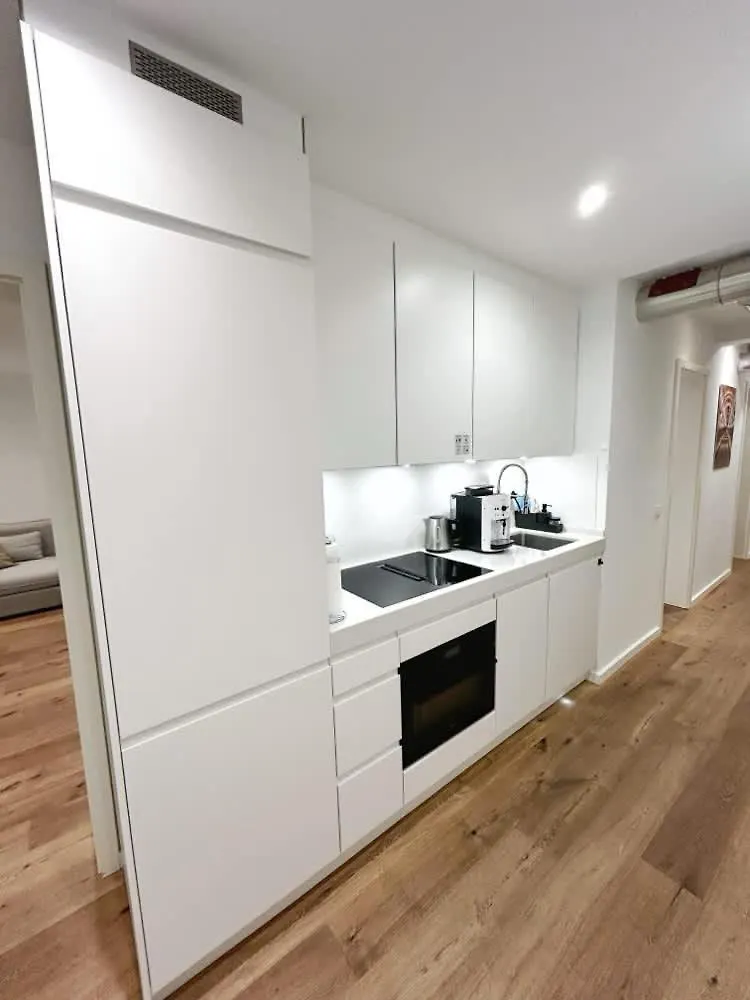 Spacious Apartment For 12 In Αμβούργο